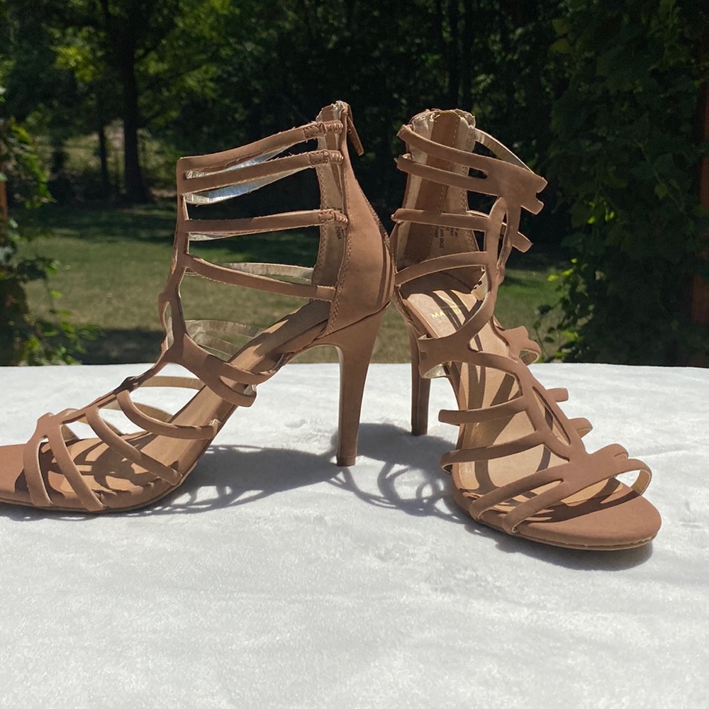 Never worn 3” Material Girl brand tan heels with zip back